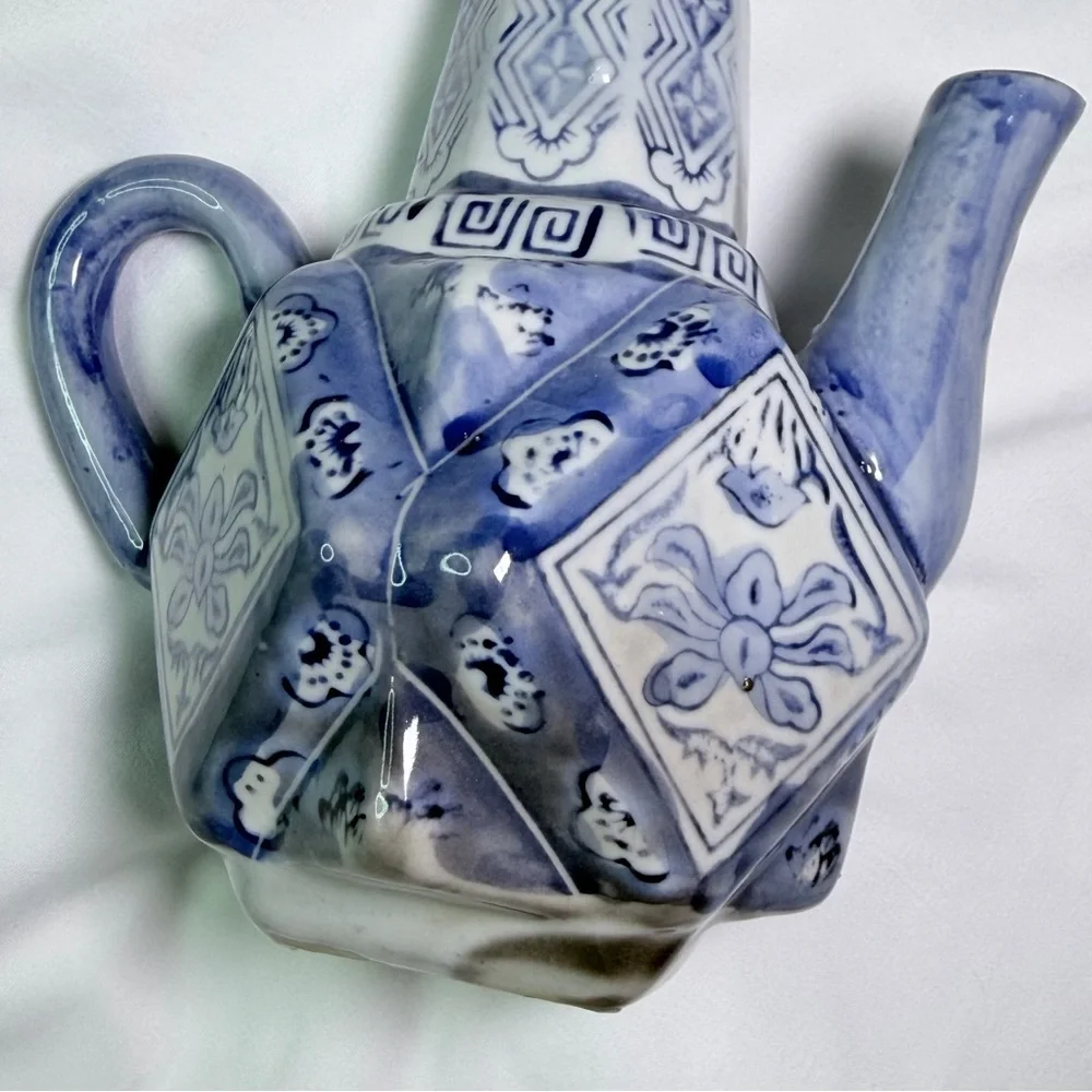 Vintage Porcelain Blue White Hexagon Chinese Teapot Chinoiserie Retro Home Decor